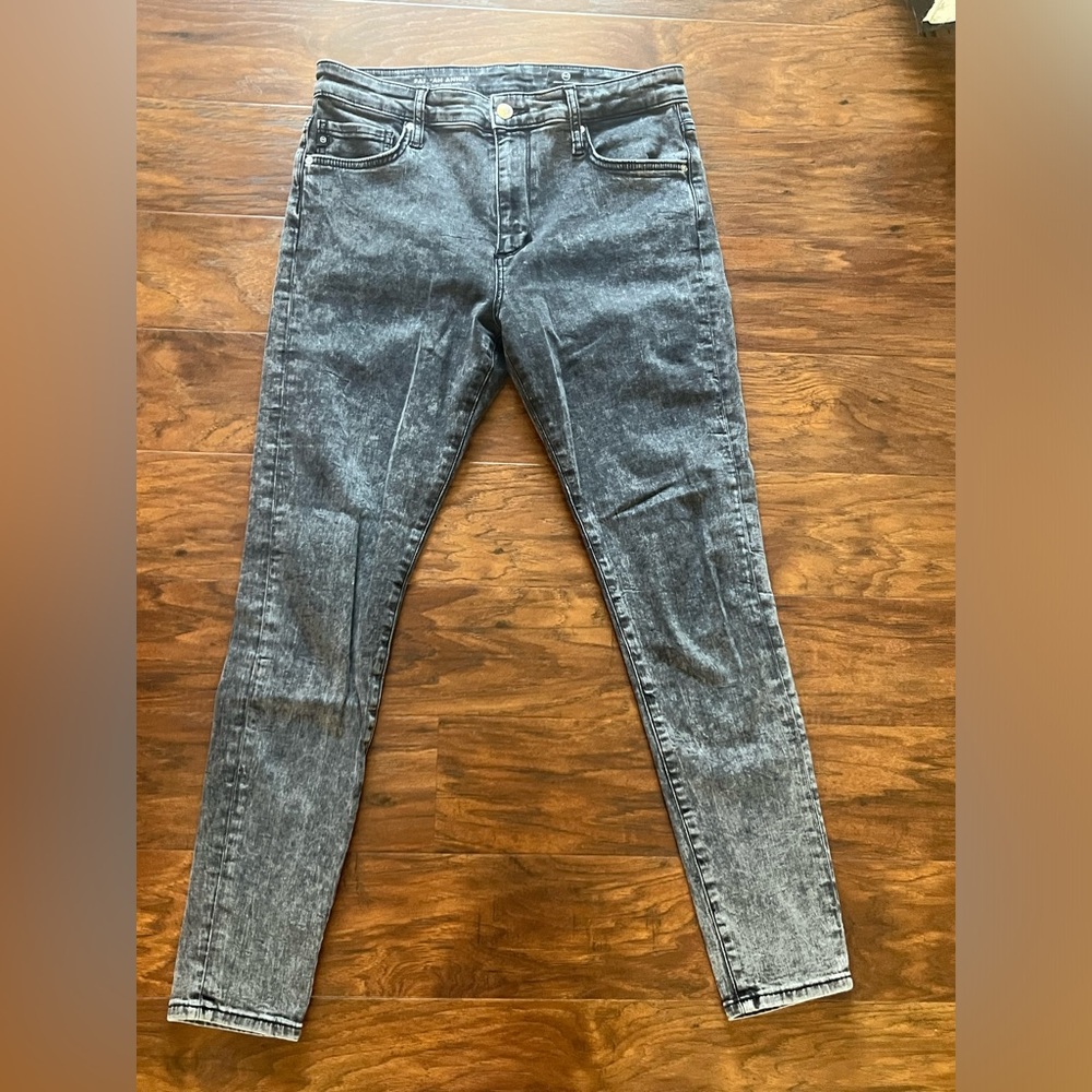 LIKE NEW AG Farrah High-Rise Skinny Ankle in “Identity” Jeans - Sz 29